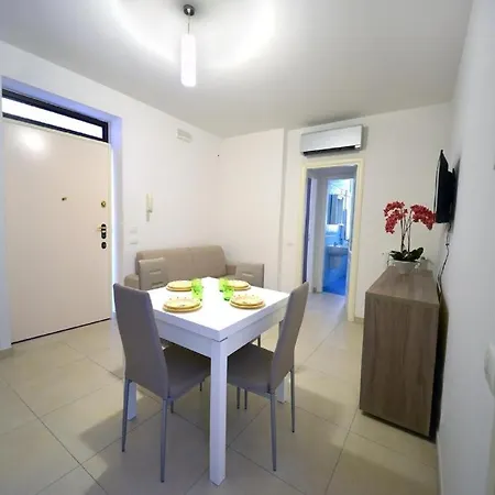 Leo Apartment *
