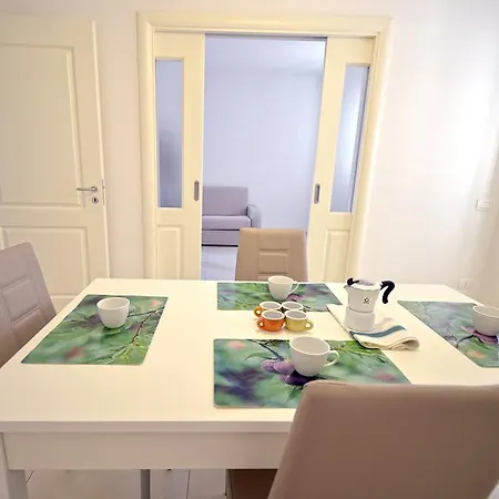 Leo Apartment *