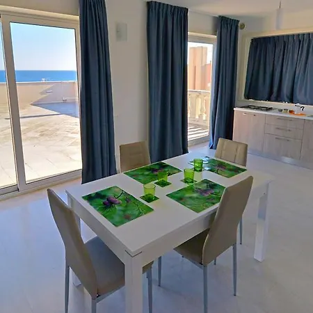 Leo Апартаменти